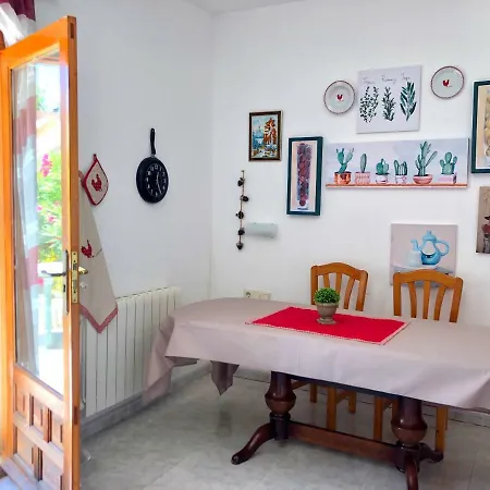Villa Large & Comfortable Marinera With Swimming Pool And Seaview In