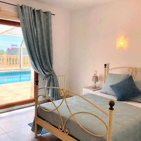 Large & Comfortable Marinera With Swimming Pool And Seaview In Villa Calpe